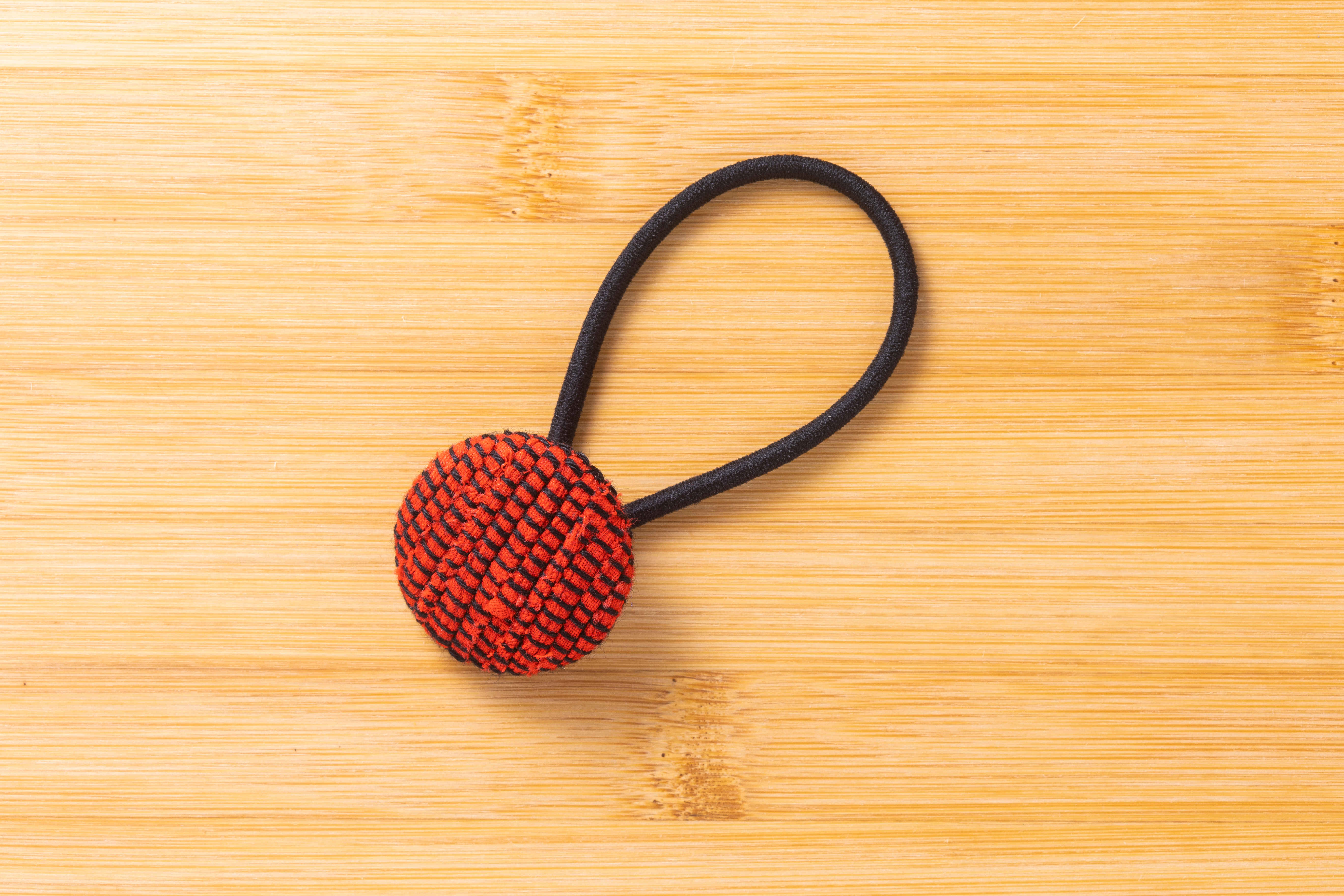 あおもり自慢 あおもり北彩館 津軽裂織 ヘアゴム 赤系 0196 １点物 ネコポス発送